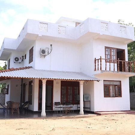 Hotel Whitehouse Tissamaharama Exteriér fotografie